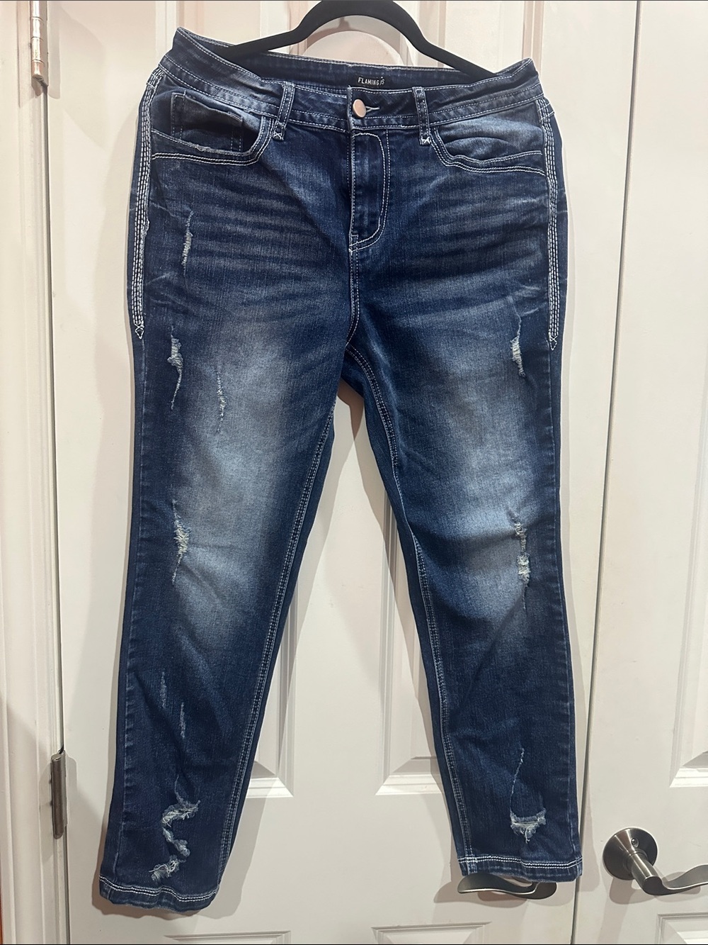 NWOT Women’s Distressed Dark Blue Jeans - size M
